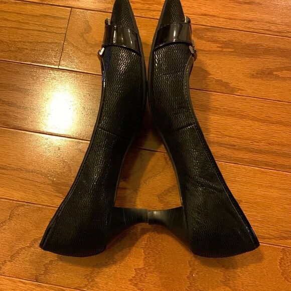 Anne Klein iflex Women's Black Leather Pointed Toe Buckle Pumps Size 6.5 - Picture 5 of 11